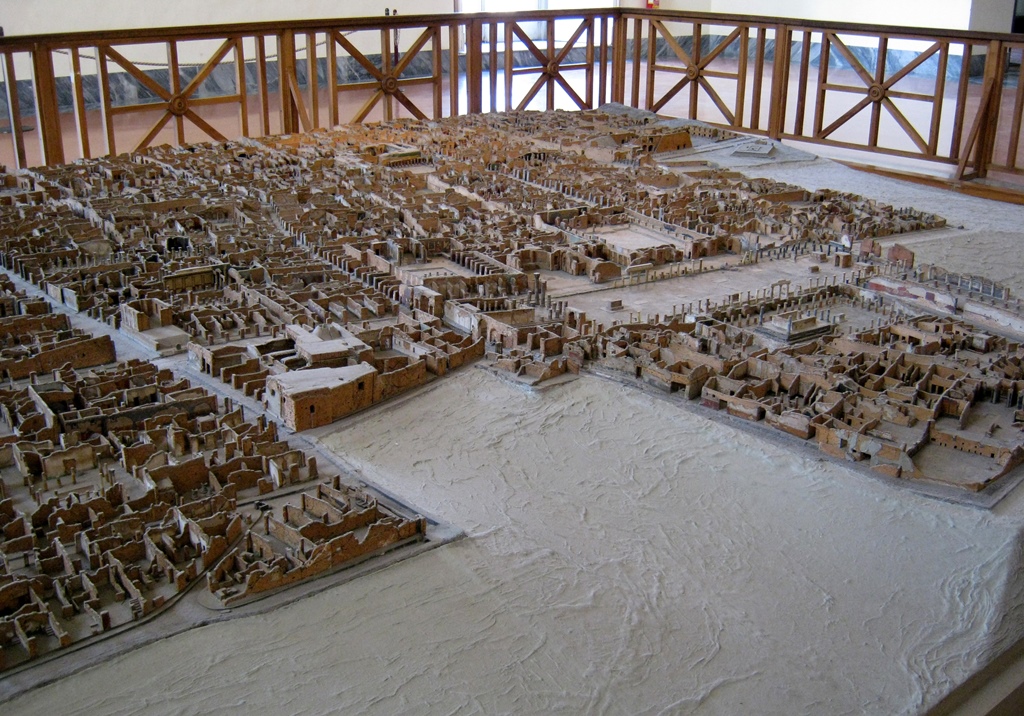 Model with Forum